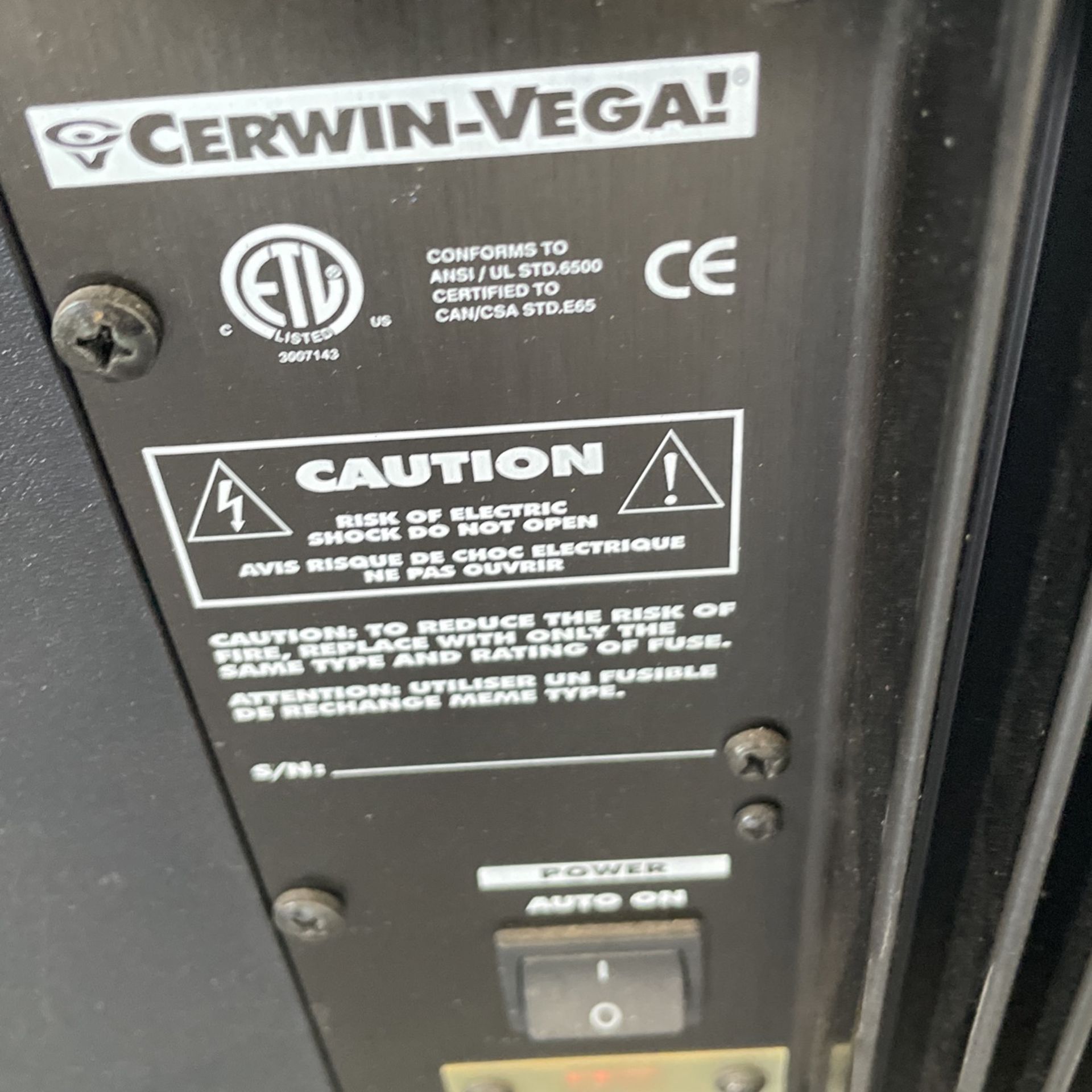 8 Inch Subwoofer Has Cable No Issues