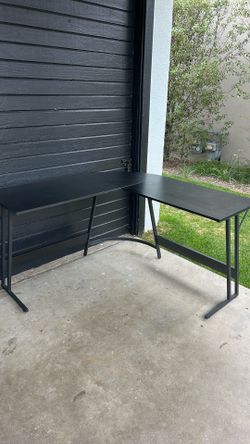 Black corner desk