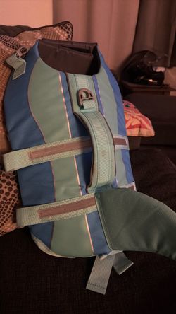Dog life jacket