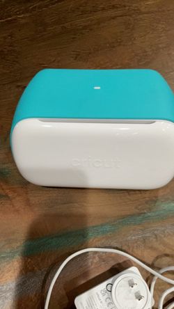 Cricut Joy Cutting Machine with Power Adapter almost new