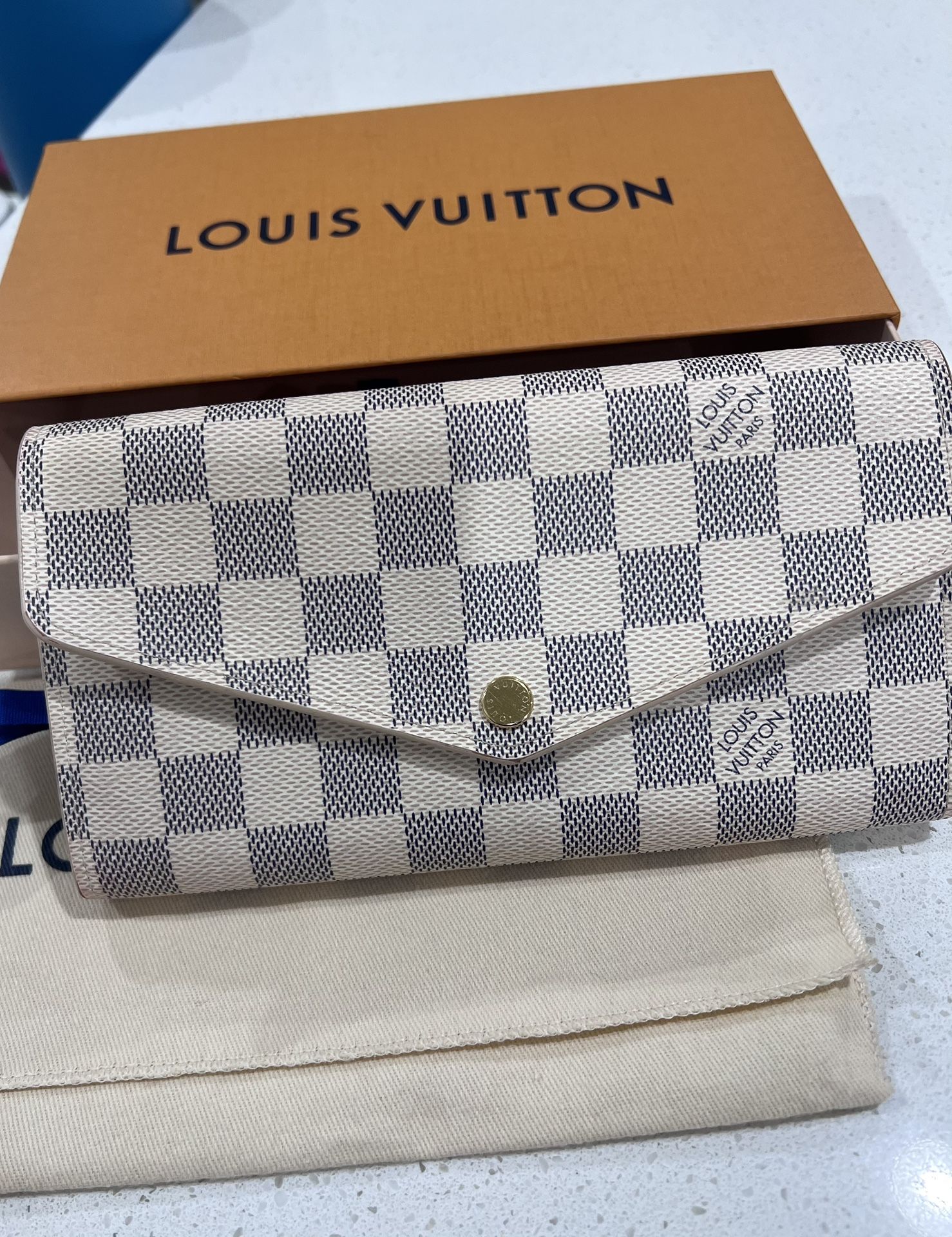 Louis Vuitton Sarah Damier Wallet