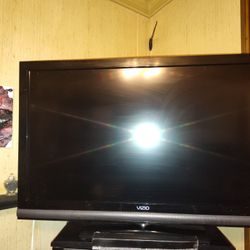 Vizio 42" Flat Screen LCD TV