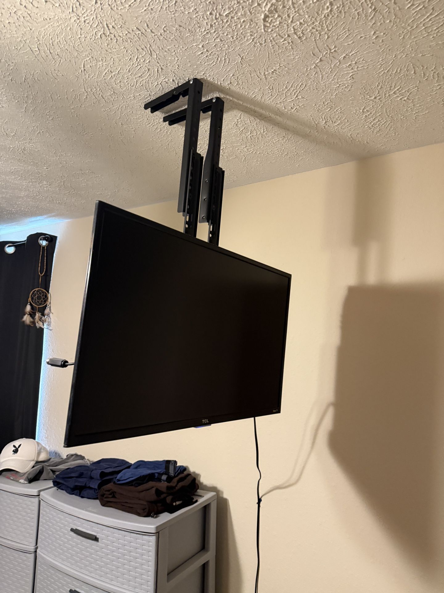Roku Tv 32 And Sky Stand