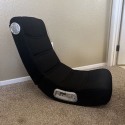 Gaming Chair With Seakers