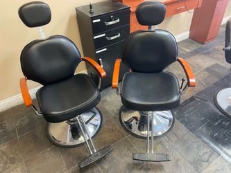 Black hydraulic styling chair