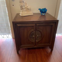 Century Furniture Vintage Nightstand End Table Walnut and Brass. 