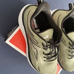 New Avia Shoes Size 11 Wide 