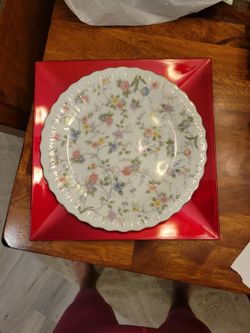 Corona Fine China Dinner Plate
