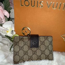 Authentic Gucci Kisslock Wallet