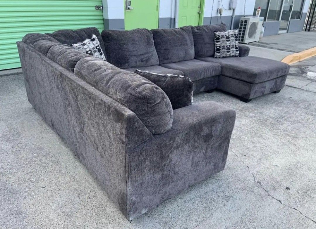 Sectional Couch 