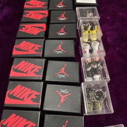 Llavero——— Keychain 