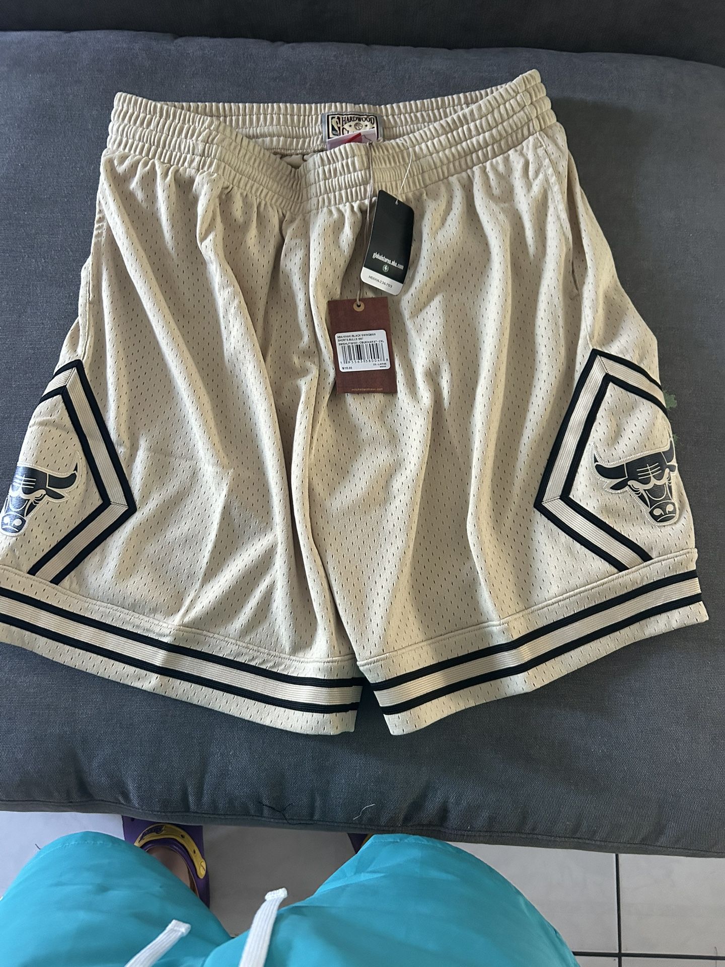 mitchell &ness size 2x bulls