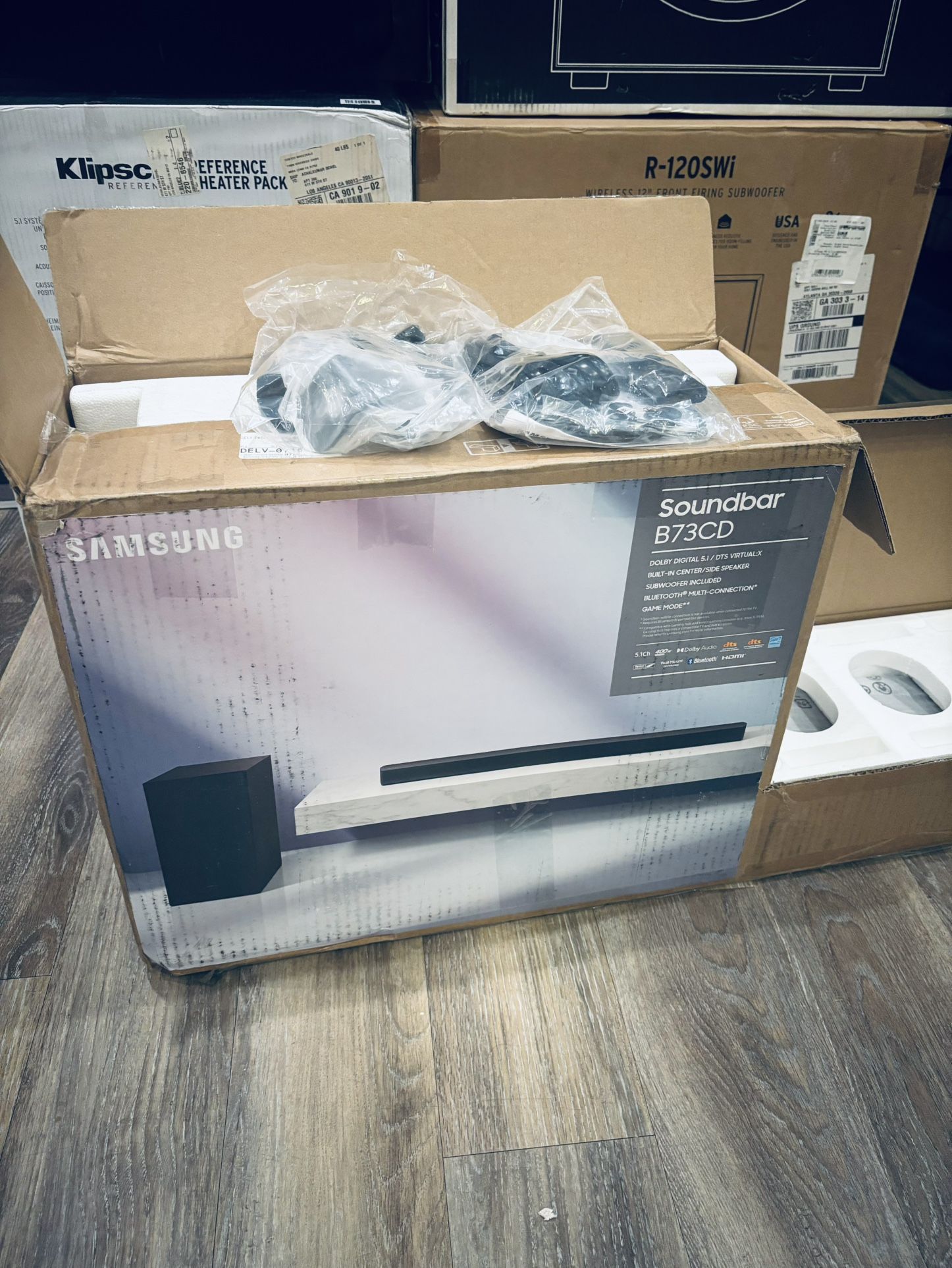 Samsung Premium 5.1 Ch. Home Theater System (HW-B73CD) β 430W Wireless Subwoofer, Dolby & Adaptive Audio