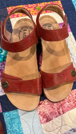 Taos women’s sandals