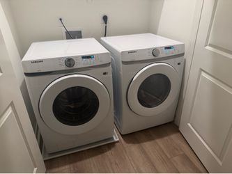 Samsung Washer & Dryer Set - Like New