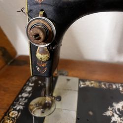 Singer Sewing Machine 