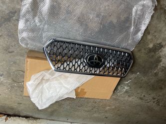 Toyota Front Grille with Chrome Trim
