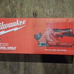  Milwaukee M12 planer