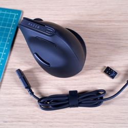 Razer Pro Click V2 Vertical Brand New (open Box) 