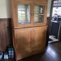 Beautiful Antique Hutch / Display Cabinet