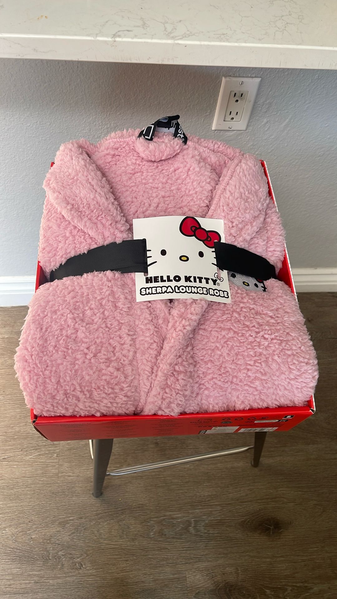 Ladies Hello Kitty Sherpa Lounge Robe