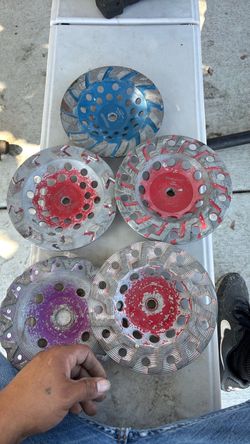Cup wheel for concrete
