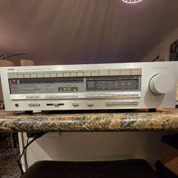 Yamaha Natural Sound Stereo Receiver R90