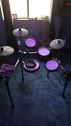 Simmons Titan 50 electric Drum Set