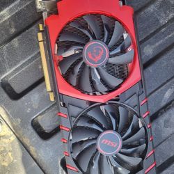 MSI R9 390 GAMING 8G Graphics Card. Has one broken blade see pictures 
