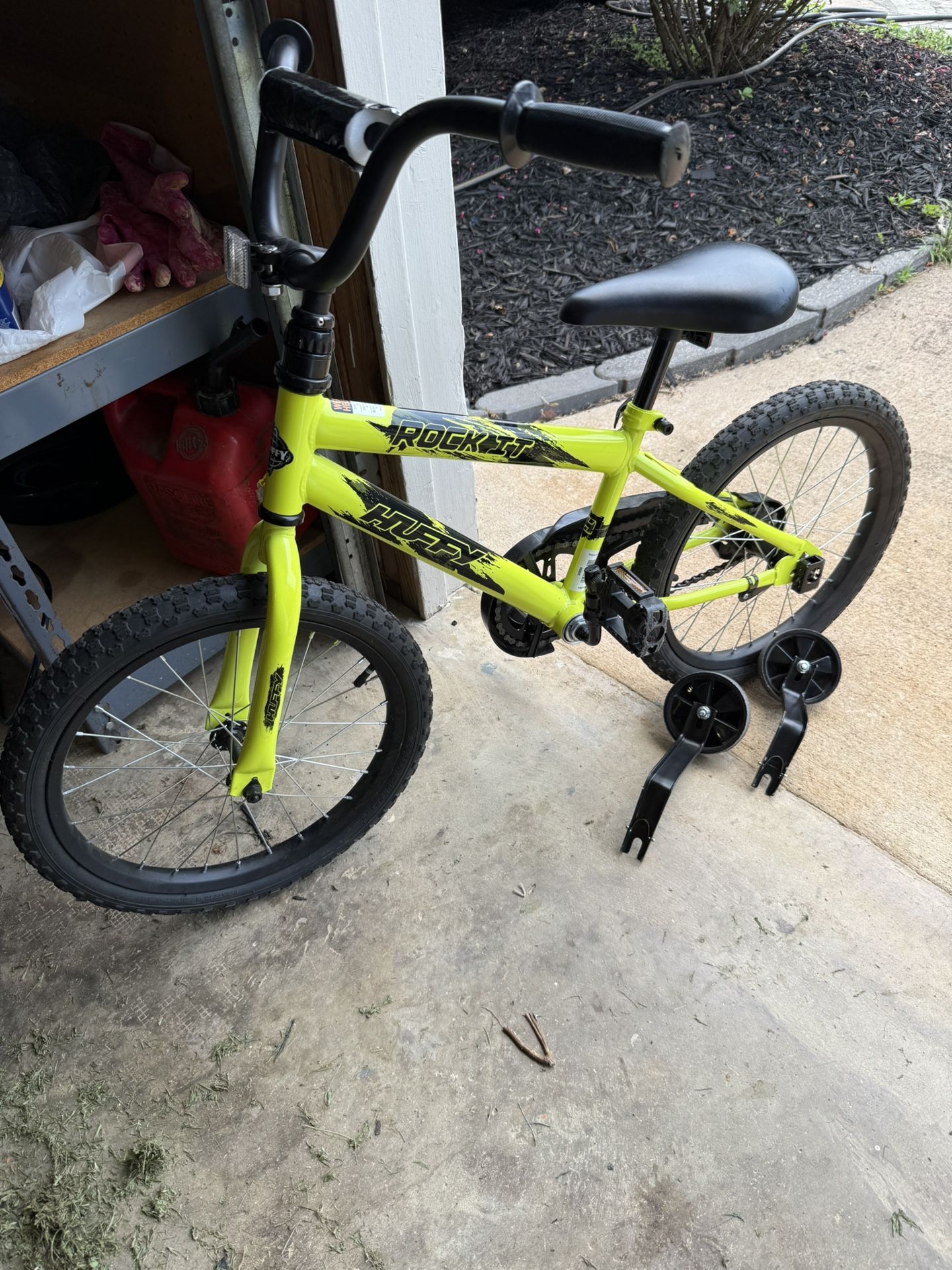Huffy 18" Rock It Kids' Bike