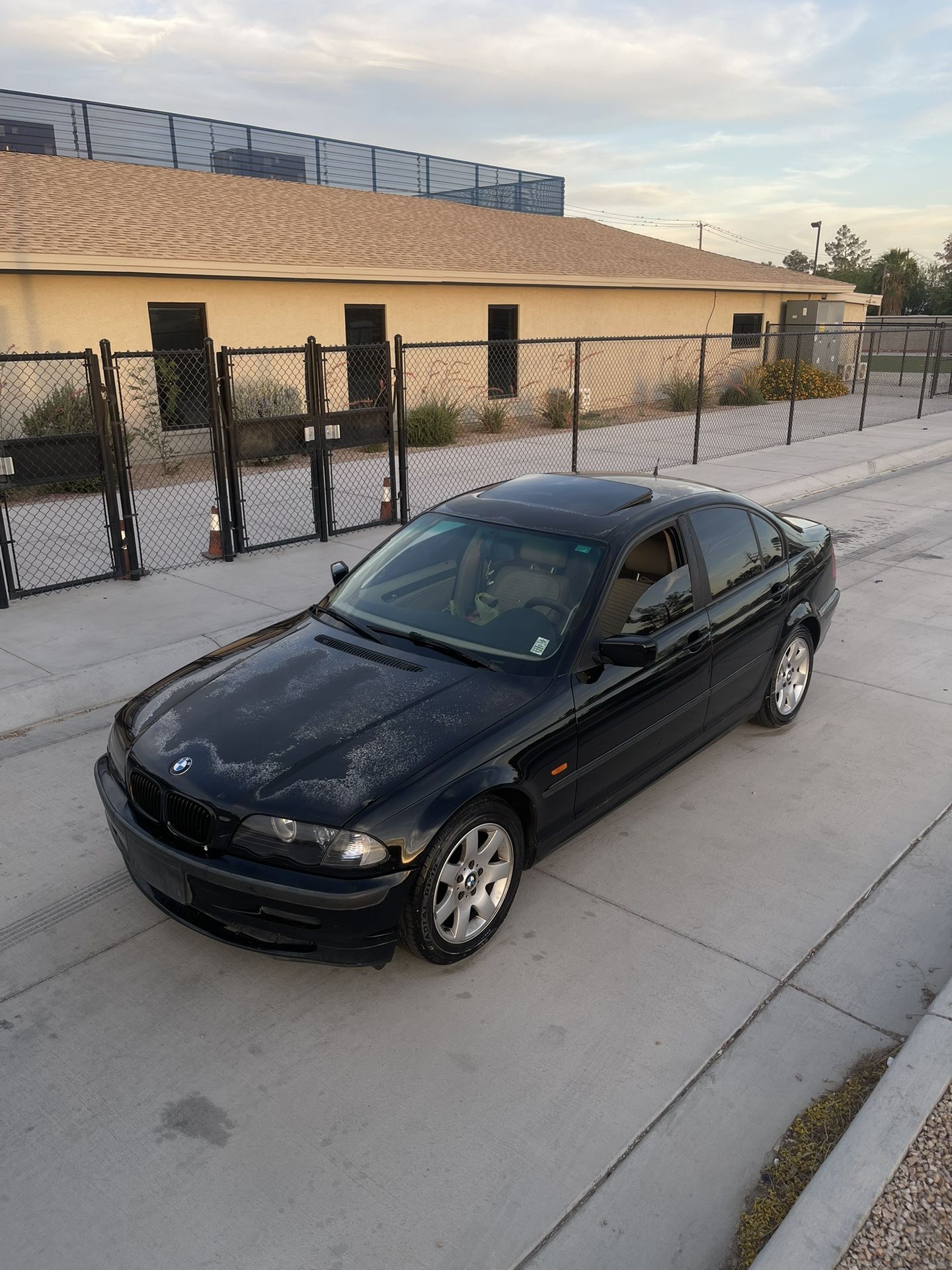 2000 BMW 323i