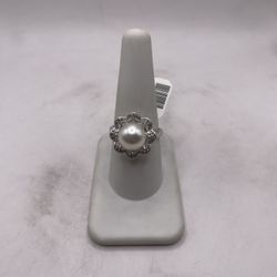 14kt Gold Engagement Style Ring w/ Pearl And Dia Chips