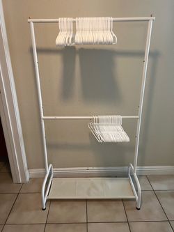 Children’s Clothing Rack