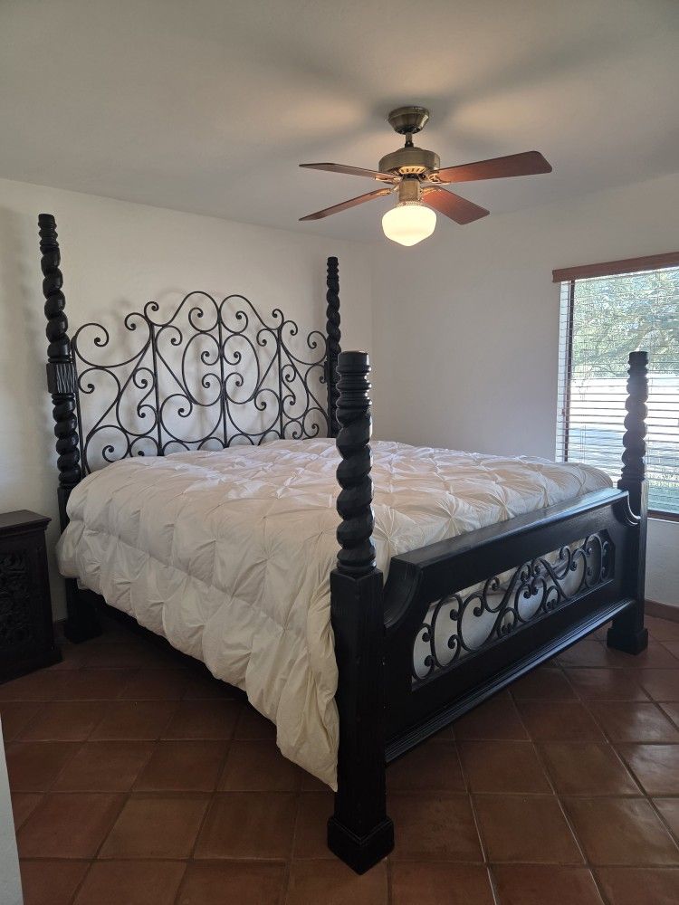 King Size Wrought Iron Bed Frame w/ Tall Posts – Heavy & Elegant Bought At Fiesta Furnishings