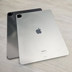 Apple IPad Pro 12.9in 4th Gen 256GB - $1 Today and the rest later 🤗