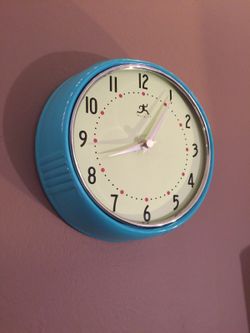 Retro Infinity clock