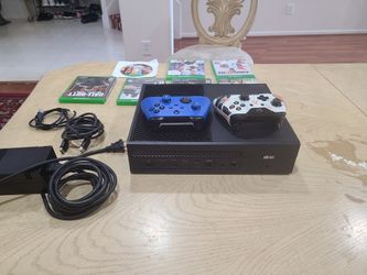 Xbox One 500 Gb 2 Controllers 7 Games