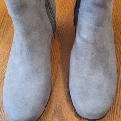 Croft And Barrow Grey Zip Up Low Boots Size 10