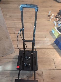 Folding hand truck