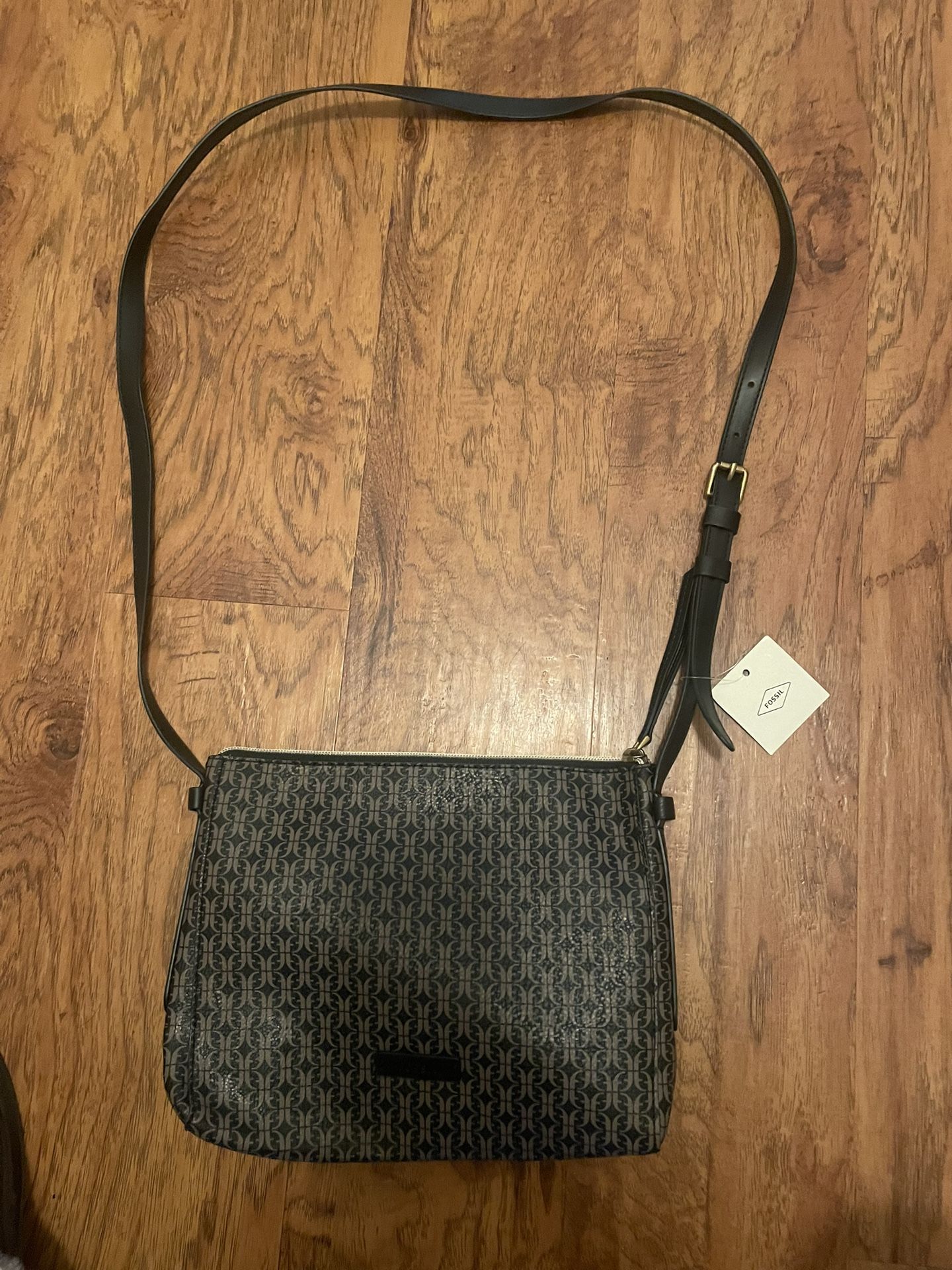 New With Tags Fossil Crossbody Purse In Perfect Condition