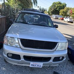 2005 Ford Explorer