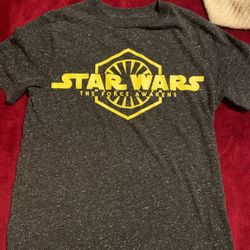 Star Wars the force awakens t shirt youth Small