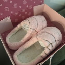 Pink Cozy Slippers (Brand New)