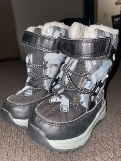 Snow boots for toddler