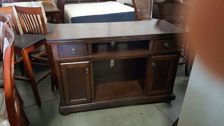 Entertainment center