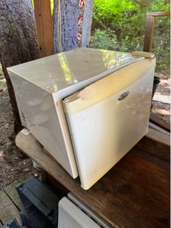 Mini fridge