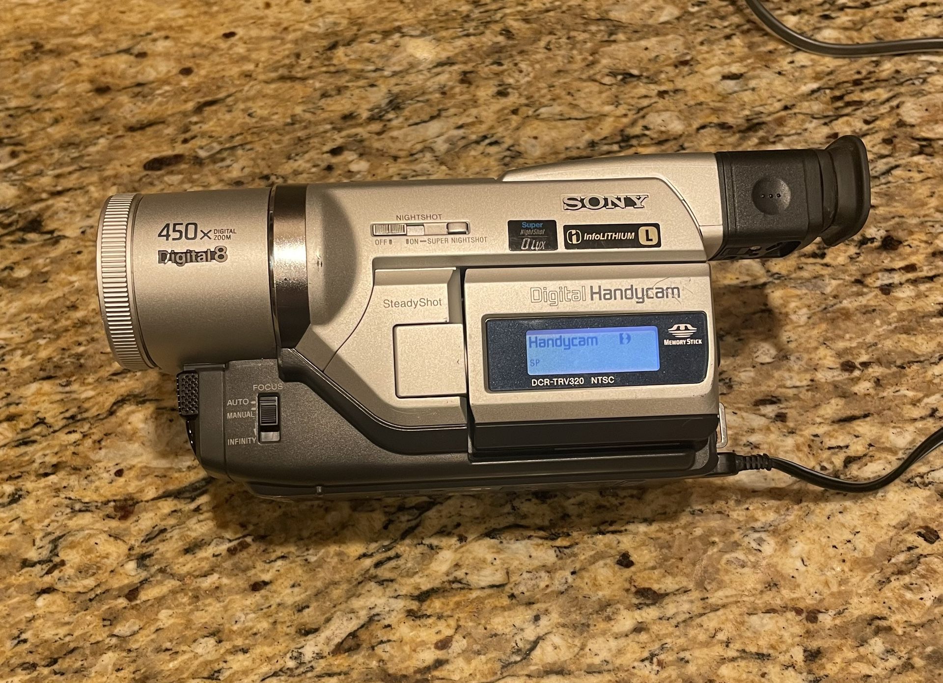 Sony Handycam DCR-TRV320 NTSC Hi8 450x Digital 8 Video Camcorder Nightshirt WORKS