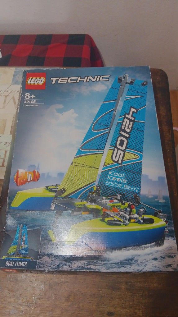 Lego 42015 Catamaran Sealed