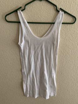 Women’s white top