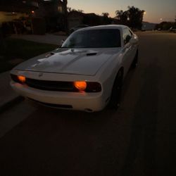 2010 dodge challenger 